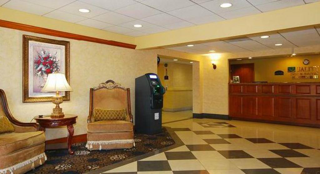 Quality Inn & Suites Bensalem Exterior photo