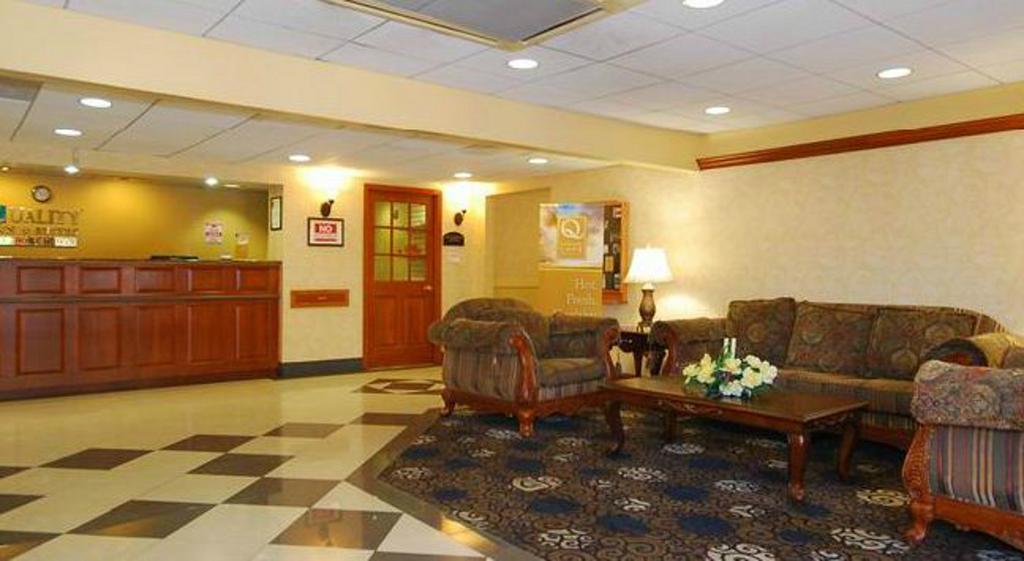 Quality Inn & Suites Bensalem Exterior photo