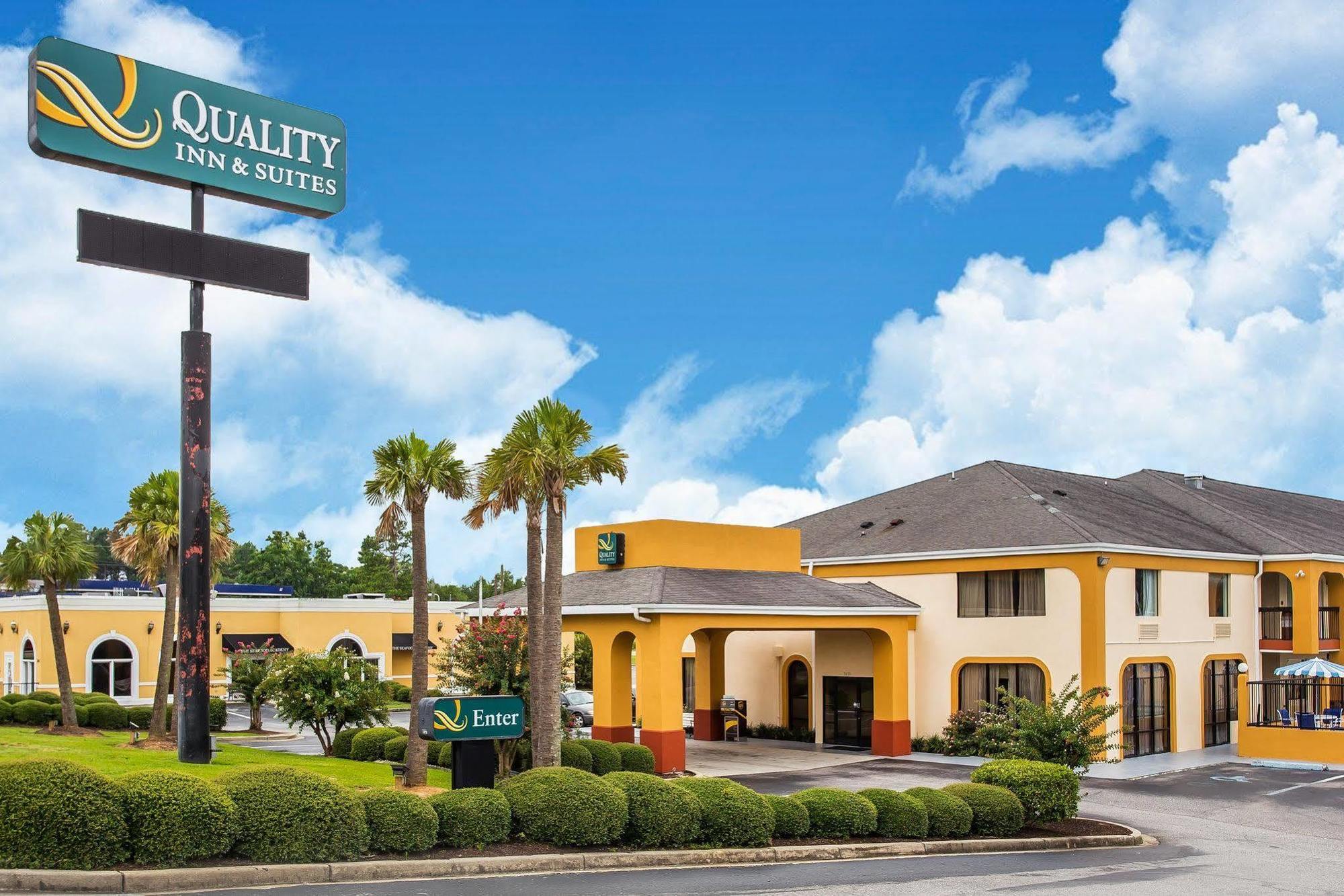 Quality Inn & Suites Bensalem Exterior photo