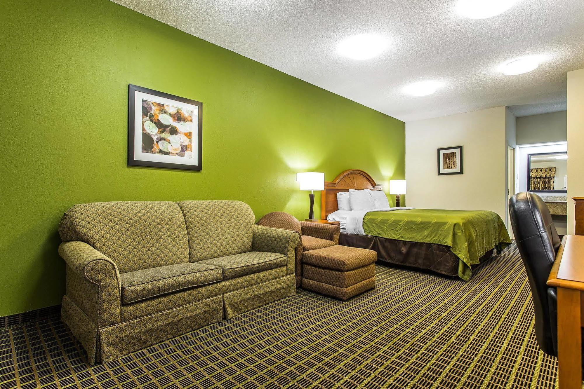 Quality Inn & Suites Bensalem Exterior photo