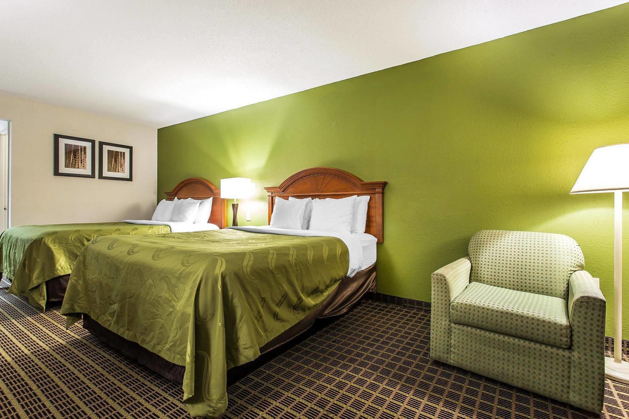 Quality Inn & Suites Bensalem Exterior photo