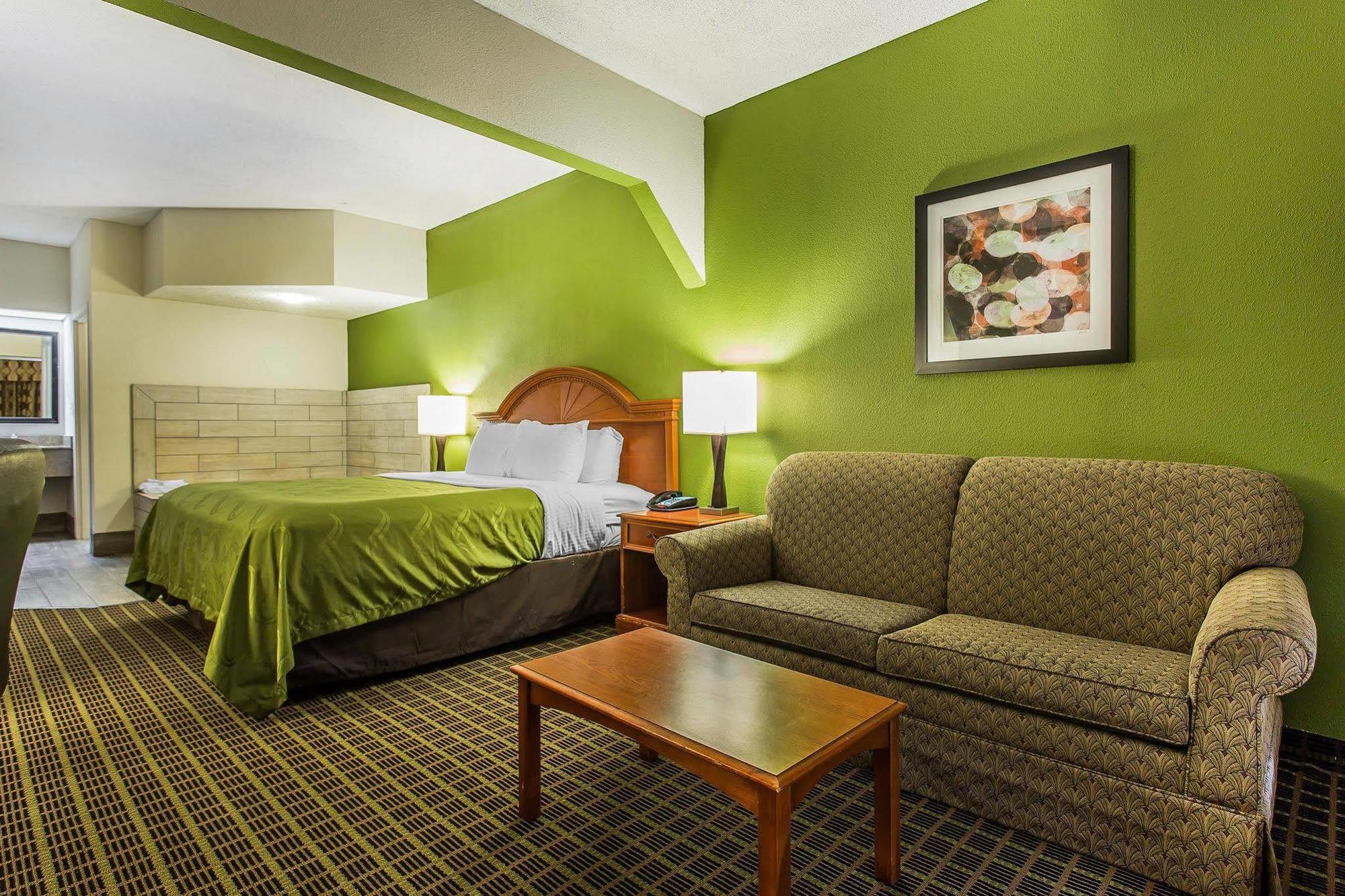 Quality Inn & Suites Bensalem Exterior photo