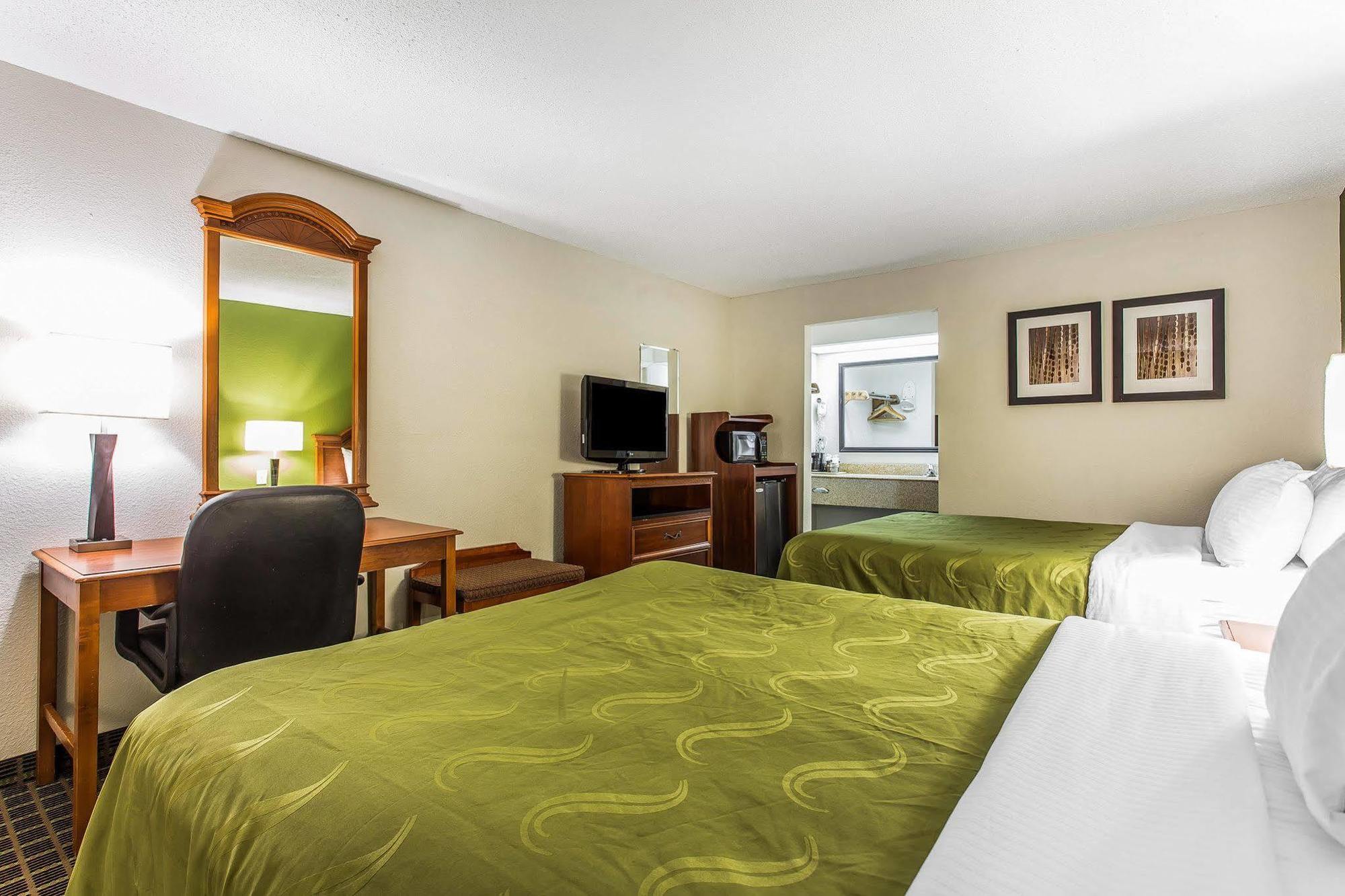 Quality Inn & Suites Bensalem Exterior photo